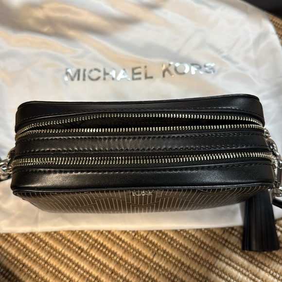 Michael Kors Crossbody Camera Style Bag - Picture 16 of 17